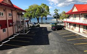 Slumberlodge Hotel